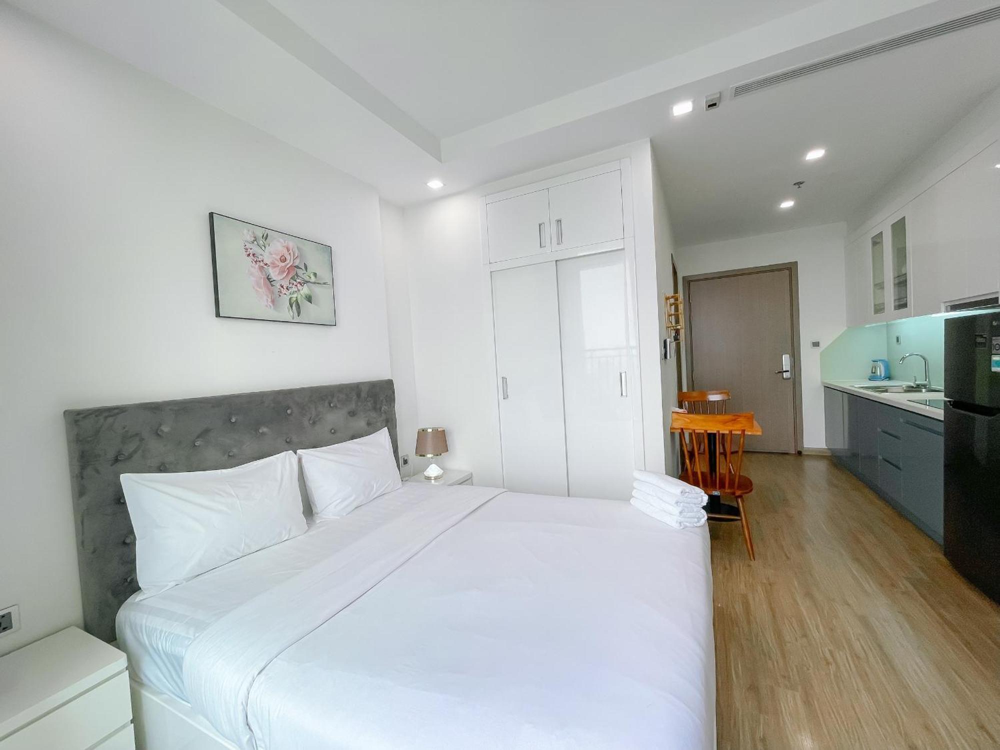 Rosee House -Luxury Apartment In Vinhomes Greenbay Ханой Экстерьер фото